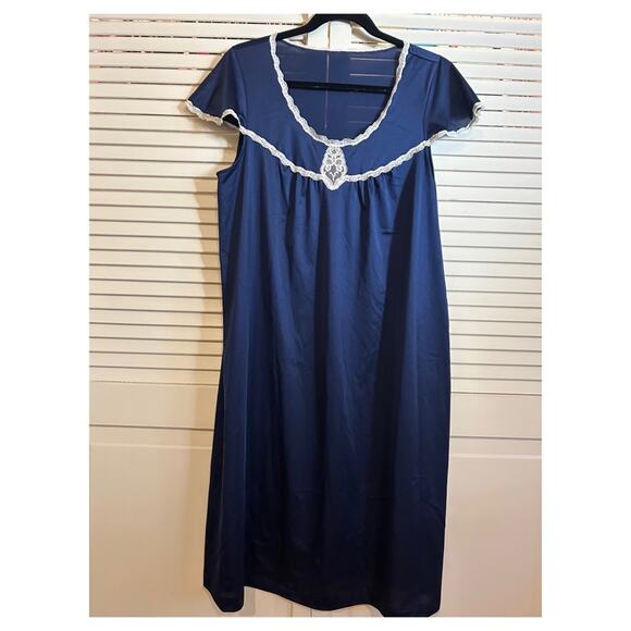 Vintage Other - Vintage 1960s Nylon Nightgown